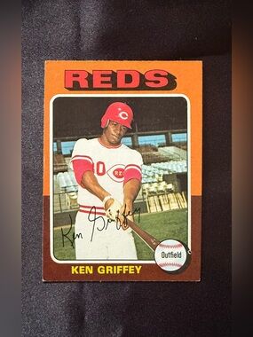 Ken Griffey Sr., #284 Topps 1975, Cincinnati Reds, Nicely Centered, Ex/NM